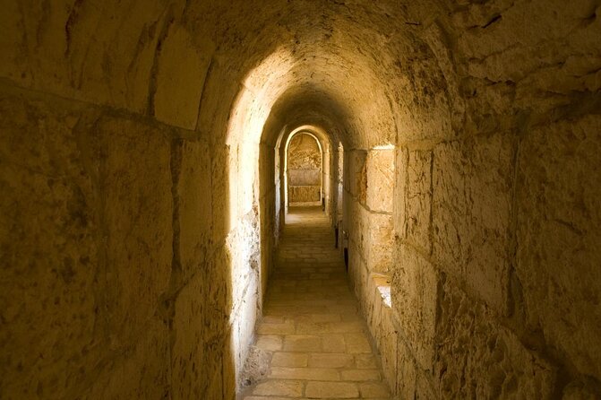 City of David and Underground Jerusalem Day Tour - Entering the Old City through the Jewish Quarter