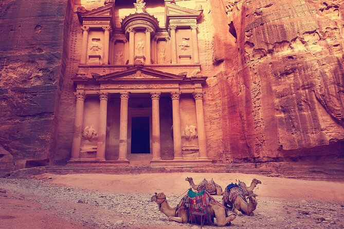 Day tour to Petra from Jerusalem - Walking into Petra and meeting the Treasury