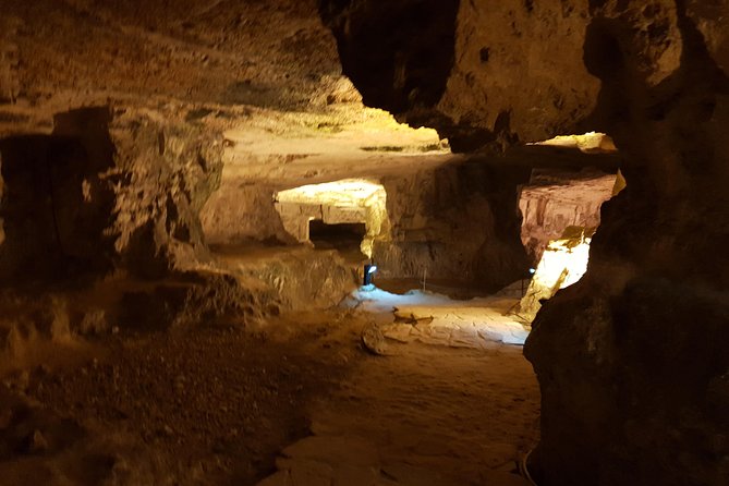 Discover the Secrets of the Underground Jerusalem with a private tour - Walking through Hezekiah’s Tunnel