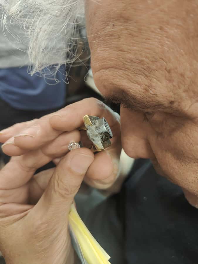 Exclusive Private Tour in The Israel Diamond Exchange - Who should book this experience
