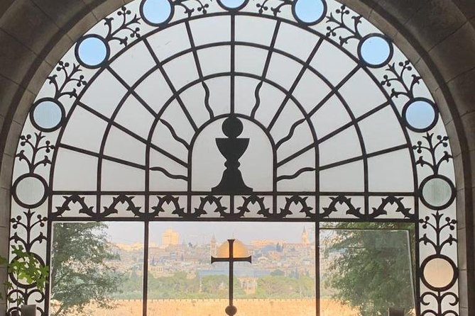 Explore Jerusalem's Old City - The Western Wall and the Temple Mount