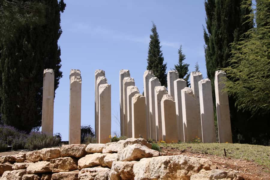 From Tel Aviv: Jerusalem Old & New City Bus Tour - Yad Vashem: a serious final stop