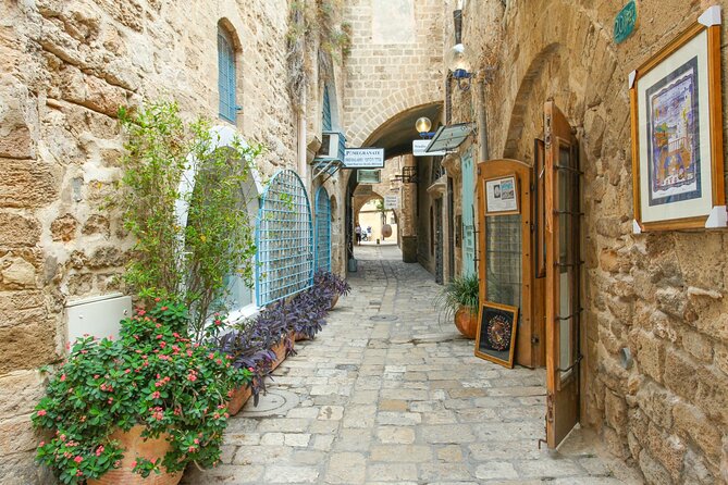 Jaffa and Neve Tzedek walking tour - Jaffa’s coast and old city set the tone