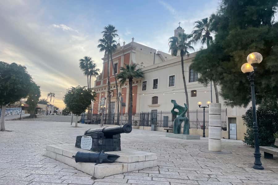 Jaffa: Old City, Port & Shuk Hapishpishim Walking Tour - Shuk Hapishpishim, Jaffa’s flea market