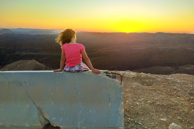 Jeep tour adventure Eilat mountains - Tea, pita, and a short desert break