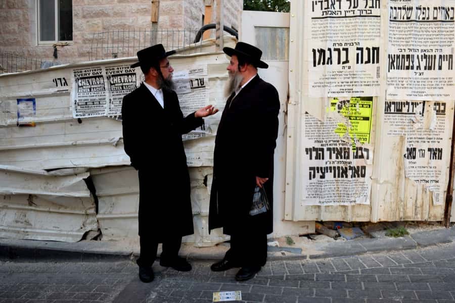 Jerusalem: Meet the Orthodox Jews Tour - Walking through an ultra-Orthodox neighborhood