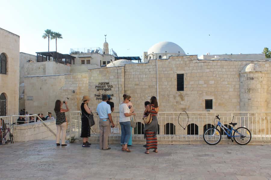 Jerusalem: Old City Shabbat Experience and Walking Tour - Hurva Synagogue and the meaning of rebuilding