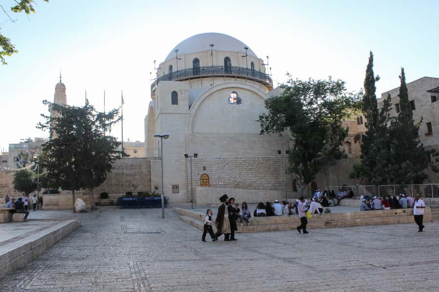 Jerusalem: Old City Shabbat Experience and Walking Tour - Markets, challah, and a small taste of Shabbat