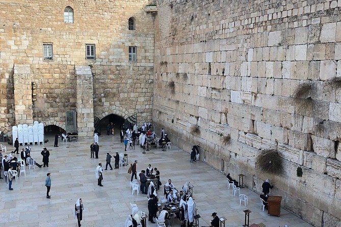 JERUSALEM private tour with ELAD VAZANA - Life in Israel & Palestine Then & Now - The Muslim Quarter, explained through daily life