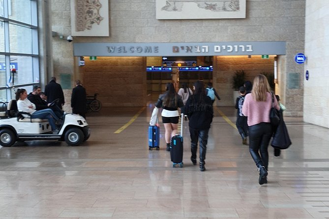 Package VIP Skip Line Services in BGN Airport with Transfer to Tel aviv Hotels - The private vehicle and group size