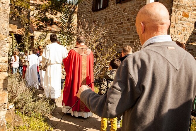 Palm Sunday in Jerusalem: Mass at Bethpage and Via Dolorosa Procession with Transport from Tel Aviv - Leaving Tel Aviv for the Mount of Olives