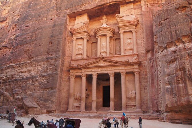 Petra 1-Day Tour from Eilat + FREE Traditional Lunch - The border crossing and the real cost