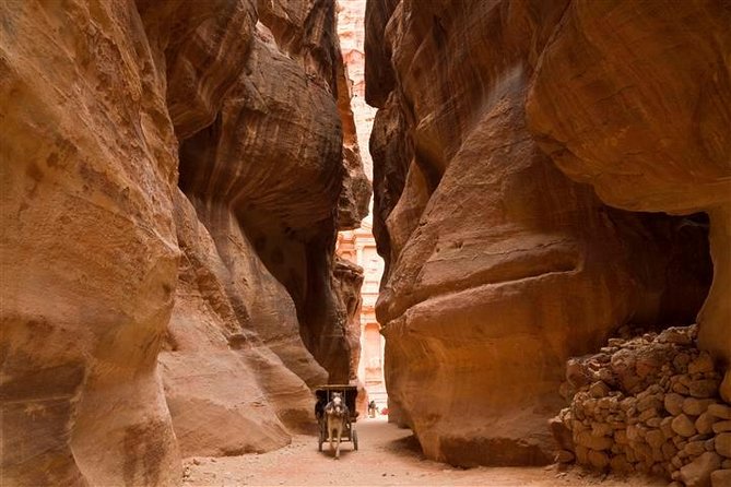 Petra 2 Day Tour from Tel Aviv - Crossing at Eilat and entering Jordan