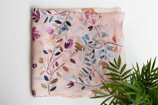 Private Silk Painting Workshop in Jerusalem - Create a scarf - - A relaxed pace for friends and families