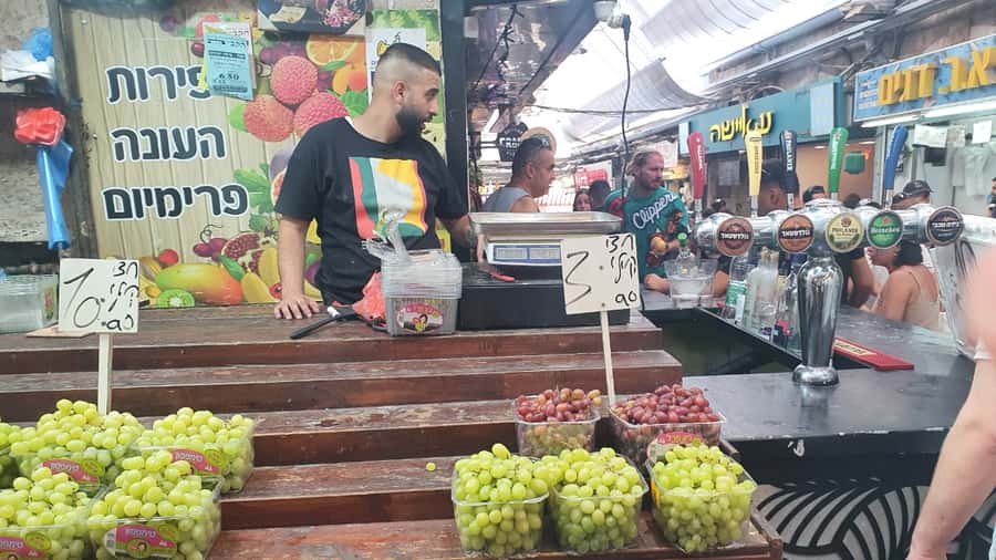 Private Tour to the Culinary World of Jerusalem Market - Meeting Nissim Slama at the mural