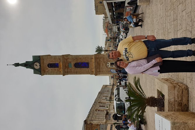 Privet walking tour in Tel Aviv-Yafo - The Art Market: a special stop with a strict schedule