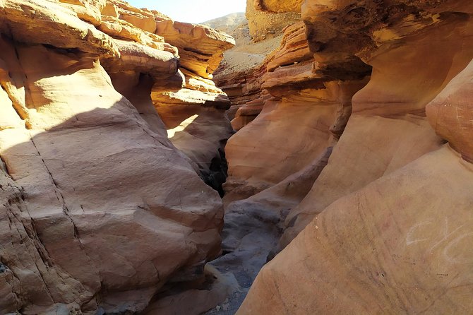 Red canyon jeep tour in Eilat - Mount Yoash and the four-country view