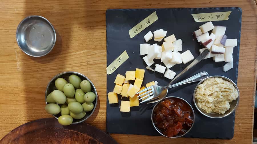 Tel Aviv: 2-Hour Jaffa Flea Market Tour with Tastings - The food: from Libyan kuskus to modern Israeli plates