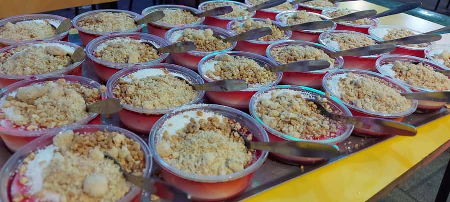 Tel Aviv: 2-Hour Jaffa Flea Market Tour with Tastings - The guides make a real difference