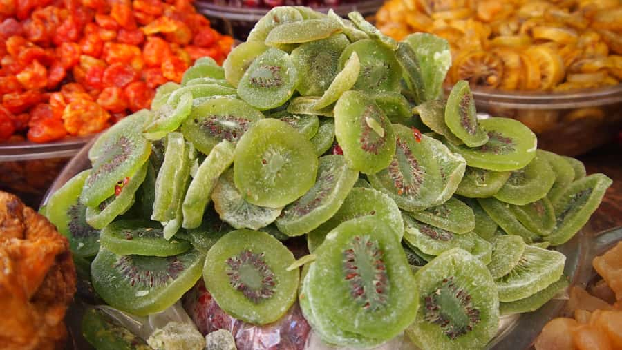 Tel Aviv: Jaffa & Carmel Market Walking Tour - The guide and the group experience