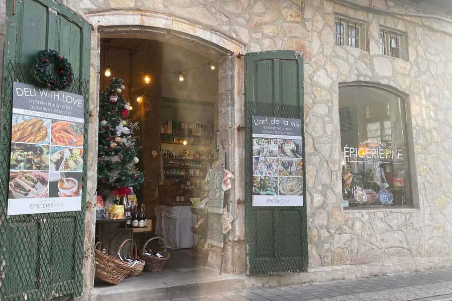 Tel Aviv: Neve Tzedek Cultural Walking Tour - Finishing with the beach, Tel Aviv, and Jaffa