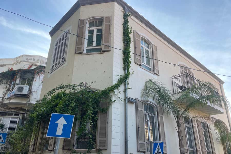 Tel Aviv: Neve Tzedek Cultural Walking Tour - What the guide adds