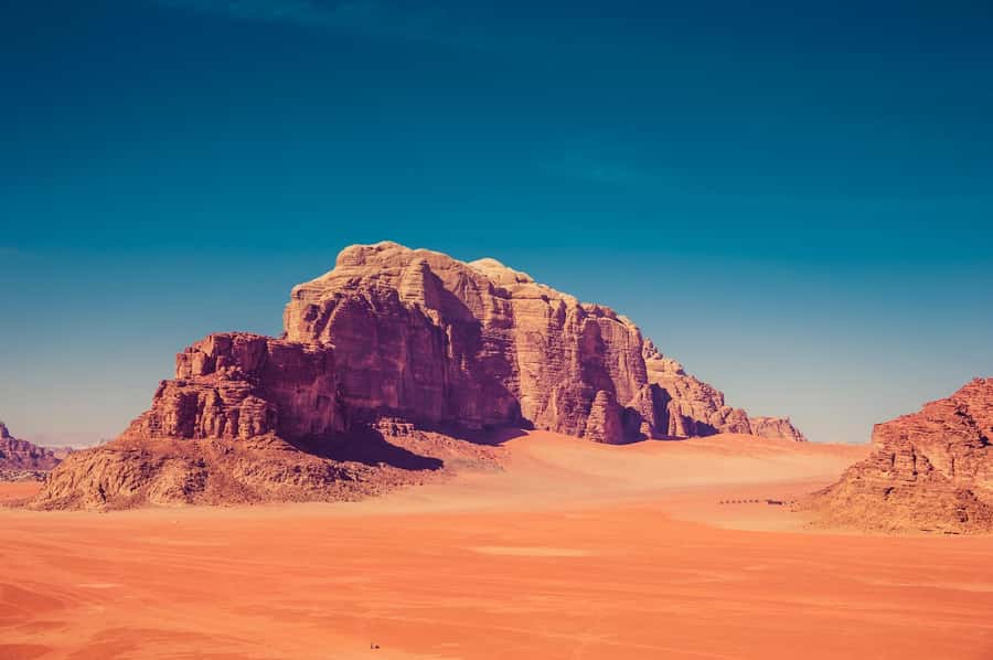 Tel Aviv: Petra & Wadi Rum 2-Day Glamping Trip with Flights - Bedouin glamping with a private tent