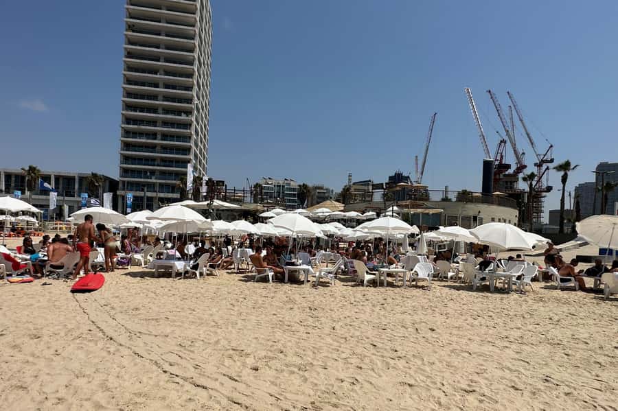 Tel Aviv: Professional Surfing Lessons at Beach Club TLV - When to schedule the lesson