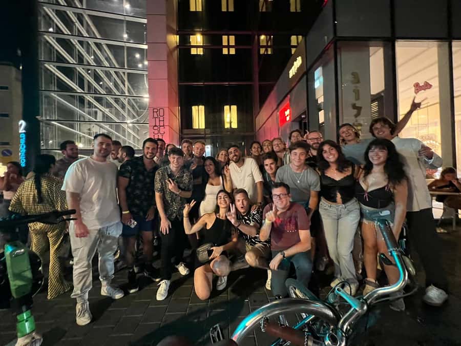 Tel Aviv: Pub Crawl and Nightlife Tour with Shots - Who should book this night out