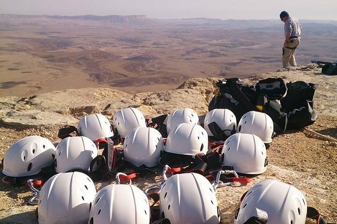 The Ramon Crater and rappelling package tour - an exciting combo tour. - Two ways to meet the Ramon Crater