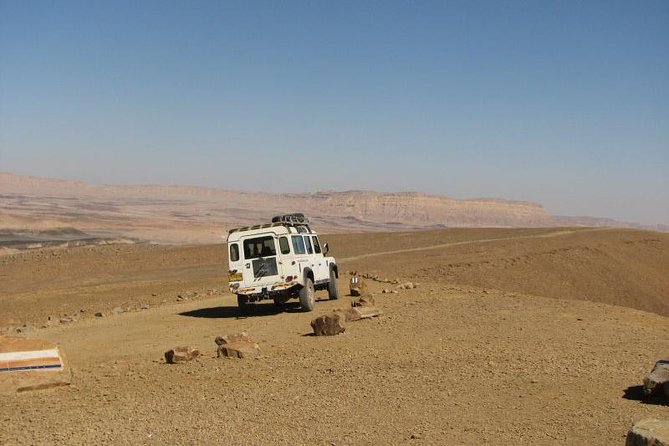 The Ramon Crater and rappelling package tour - an exciting combo tour. - Rappelling near the Mitzpe Ramon Visitors Center